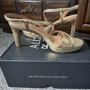 Abby Platform Sandal